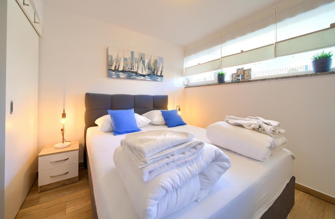 Villa Solis Lacus Modern Apartment - Private Heated Pool - Smart Tv Sky X - Free Parking Njivice Exterior foto
