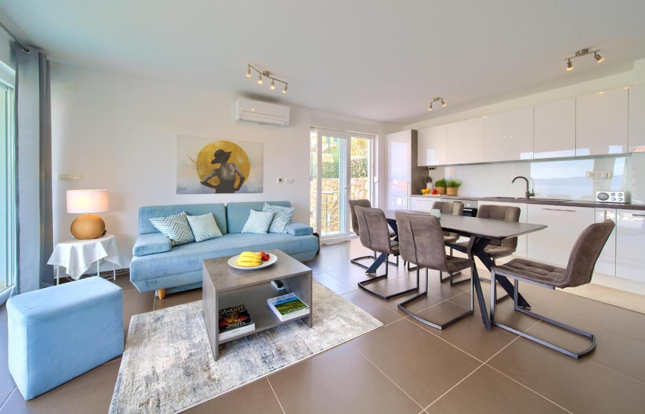 Villa Solis Lacus Modern Apartment - Private Heated Pool - Smart Tv Sky X - Free Parking Njivice Exterior foto