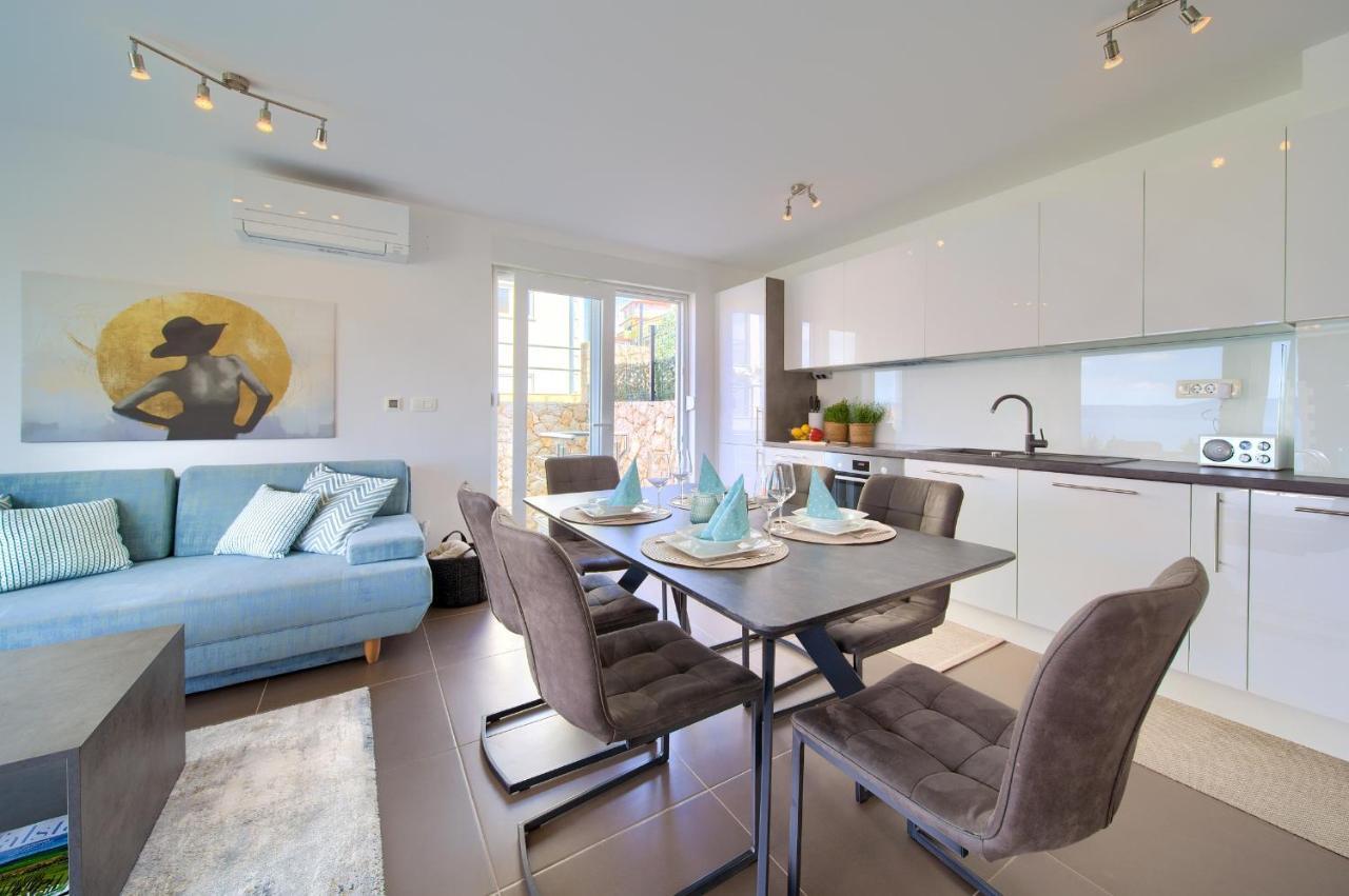 Villa Solis Lacus Modern Apartment - Private Heated Pool - Smart Tv Sky X - Free Parking Njivice Exterior foto